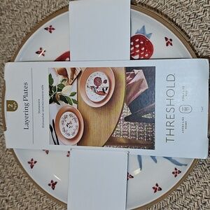 THRESHOLD NWT 2pc stoneware layering 7" plates